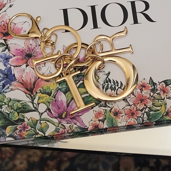 Dior logo keychain /bagcharm gold tone metal - Picture 5 of 6